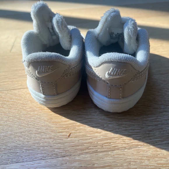 Nike Baby Sneakers with Fuzzy Tongue Detail - Picture 6 of 11